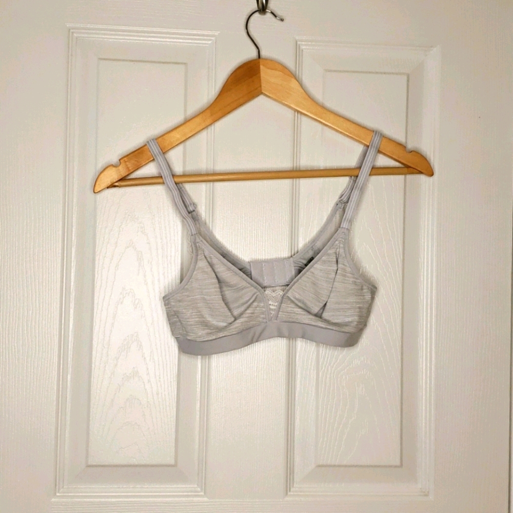Hanes Bra (Gray and White, size S)